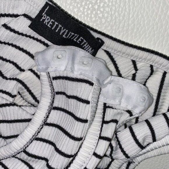 PRETTYLITTLETHING White & Black Striped Bodysuit Size XS - Picture 11 of 12